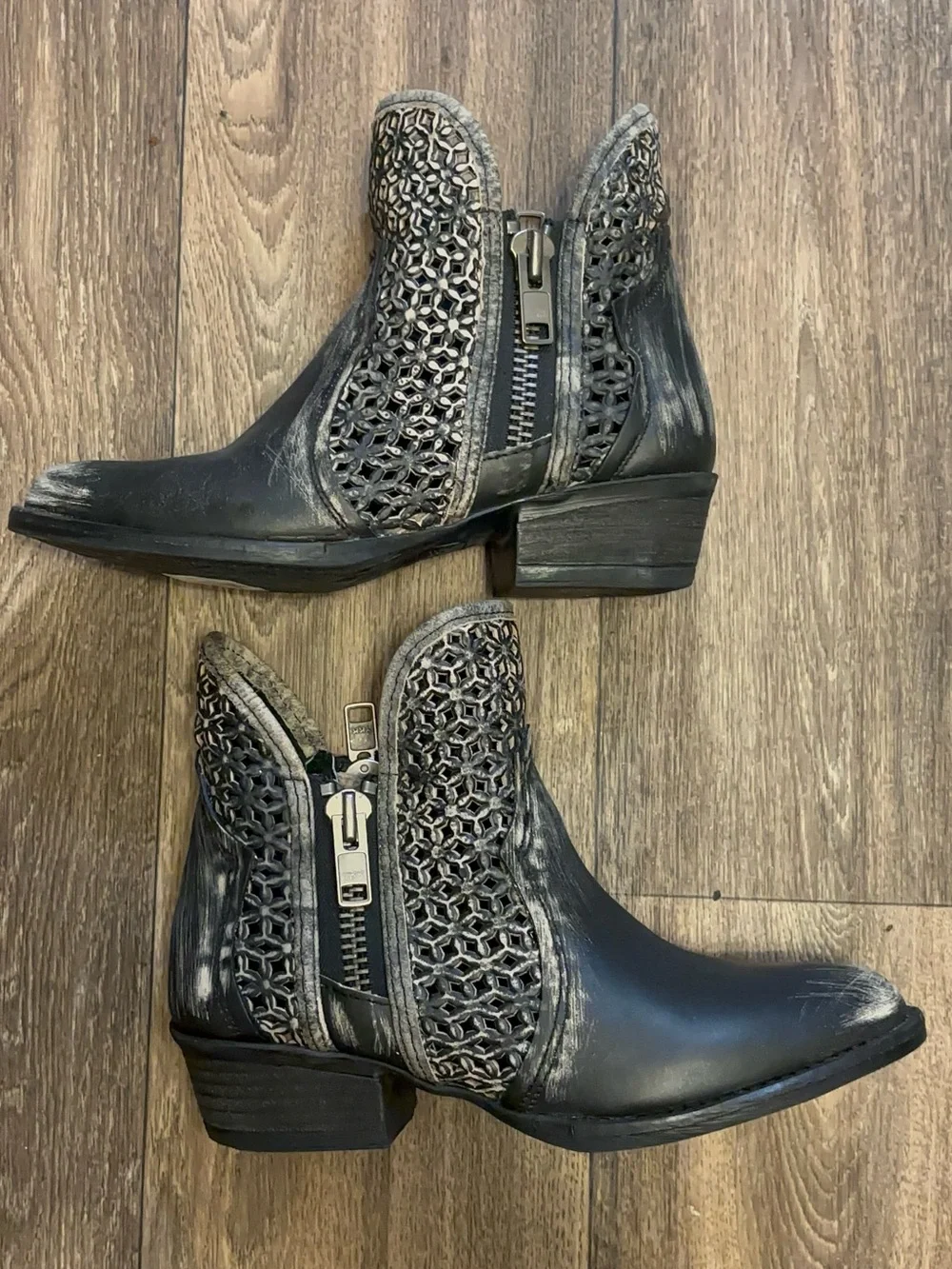 Circle G by Corral Ladies Shortie Cutout Bootie